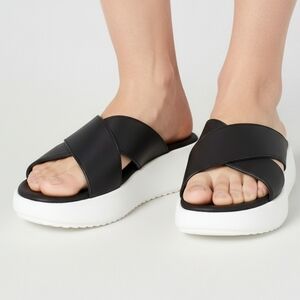 NIB Wanted Aurora Cross-strap Sandals